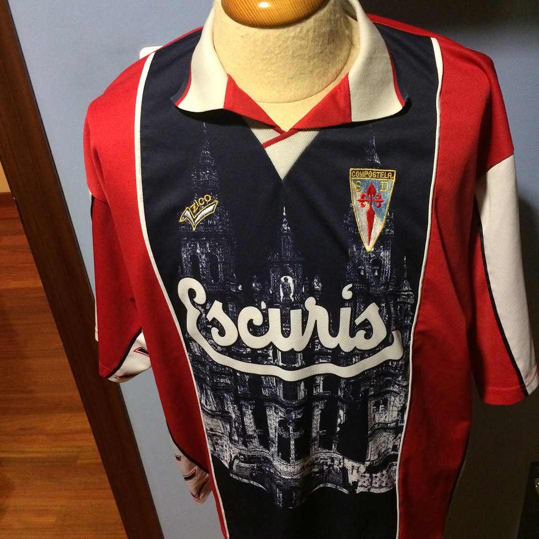 Camiseta usada (Match worn) por el mejor lateral derecho de la historia del Compos,el moañes Mauro temporada 97/98