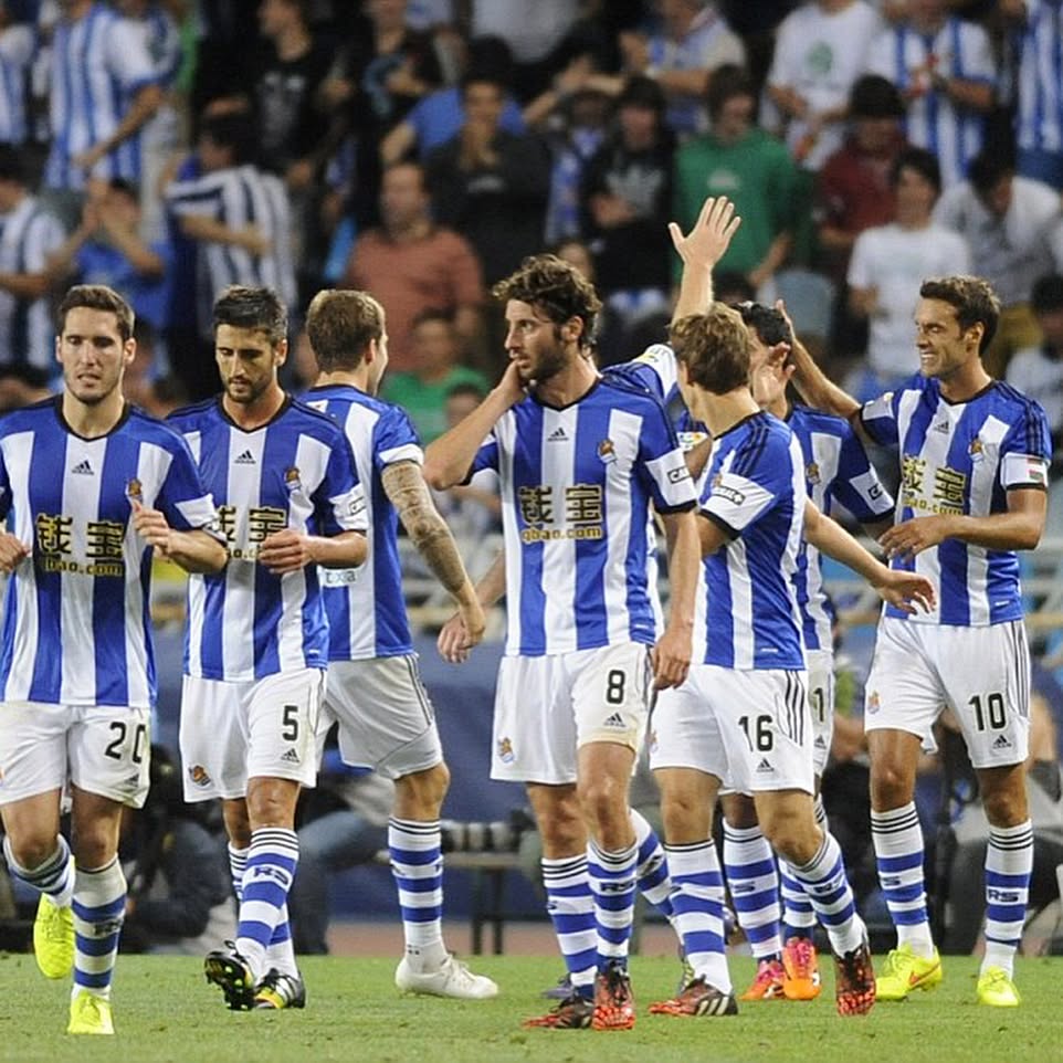 Camiseta Match worn usada por Zaldua en el partido Real Sociedad Real Madrid, firmada por toda la plantilla 2014/2015 4
