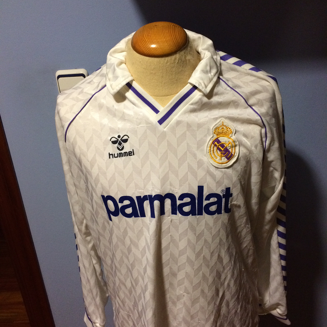 Camiseta de Juanito 1986/1987, con el 16 dado que el 7 lo llevaba el buitre