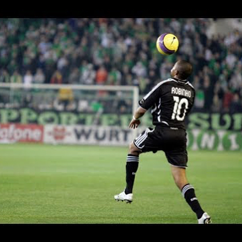 Camiseta Match de utilleria del Real Madrid, del Rey de las bicicletas Robinho 4