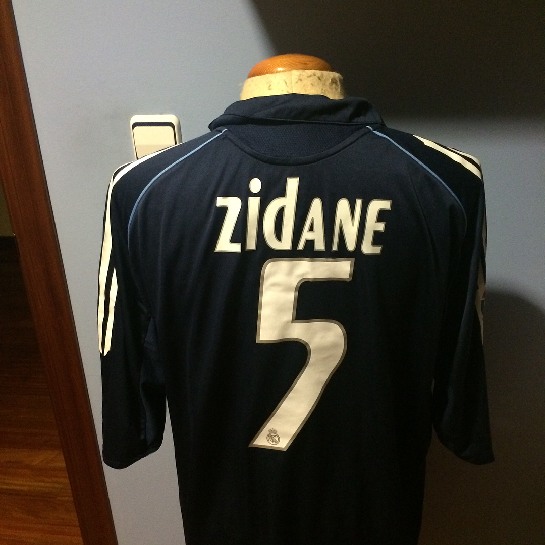 Camiseta Match Worn de uno de los mejores jugadores de la historia del fútbol, una de las mejores joyas del humilde m... 2