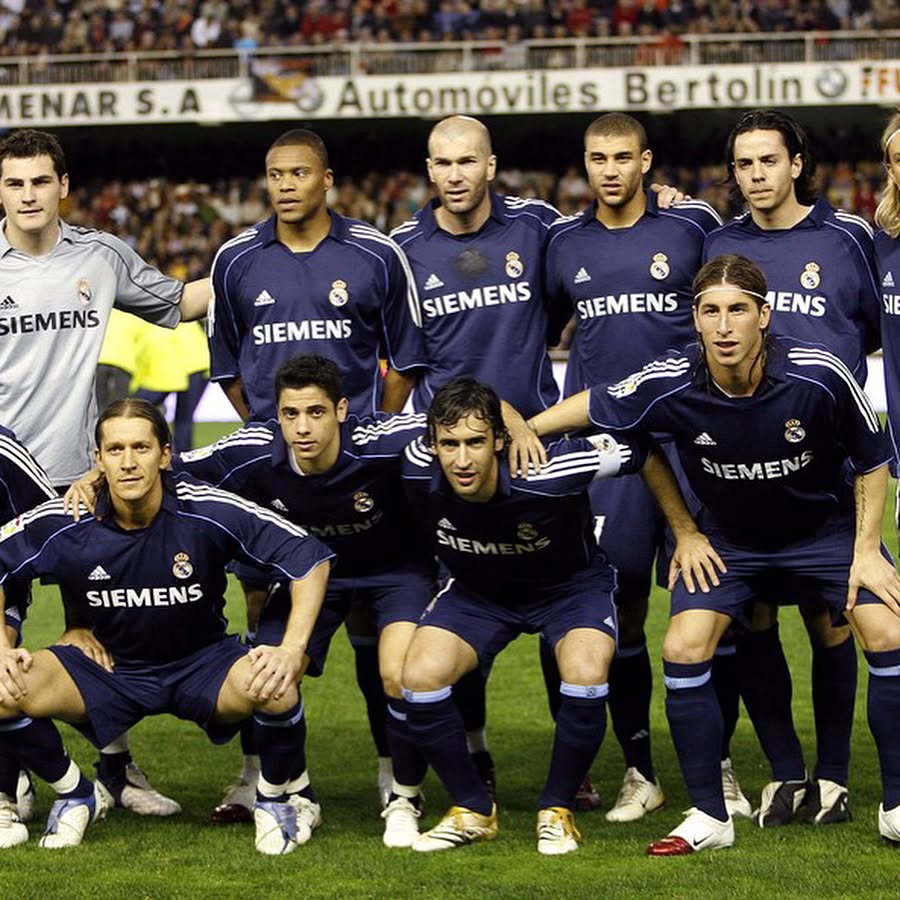 Camiseta Match Worn de uno de los mejores jugadores de la historia del fútbol, una de las mejores joyas del humilde m... 8
