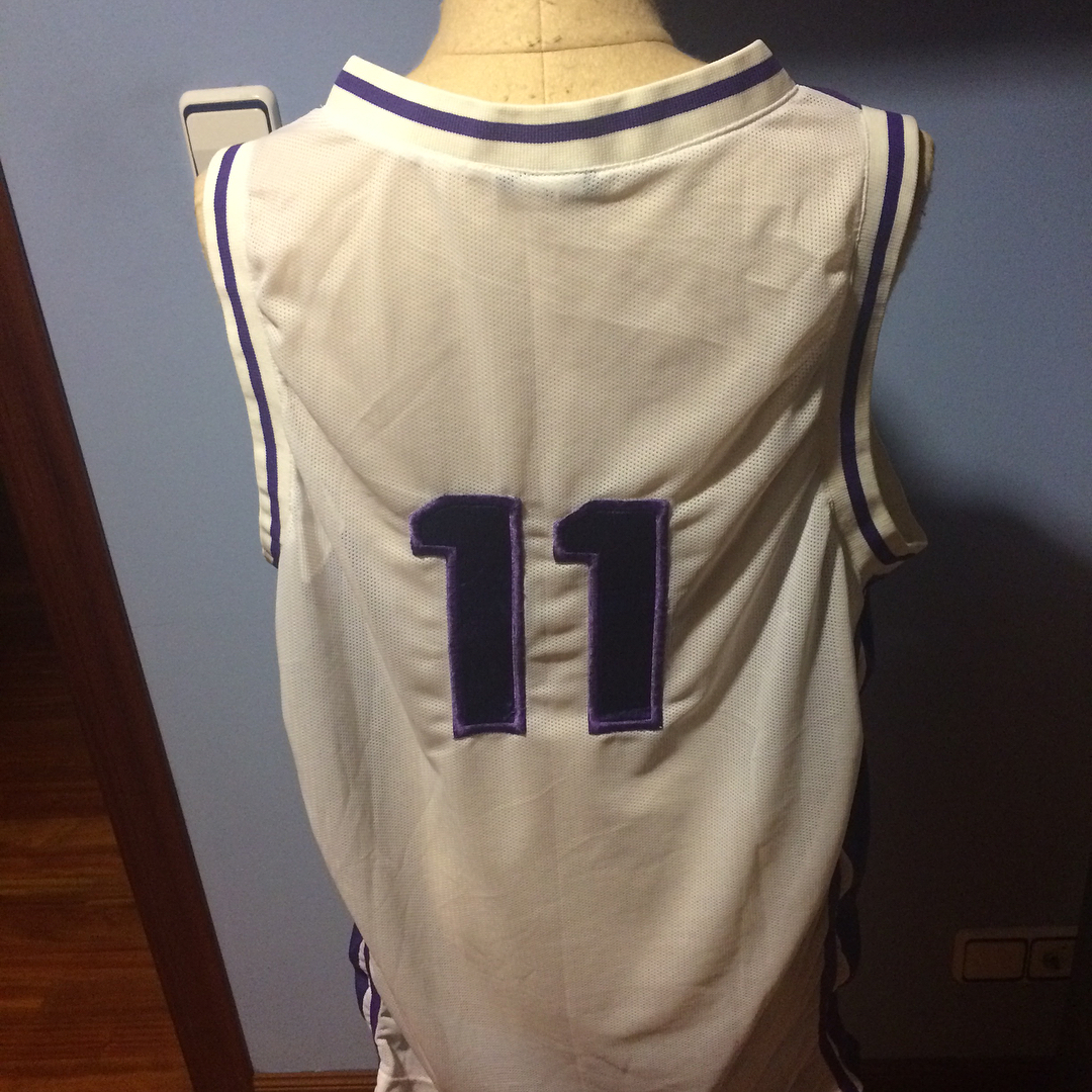 Camiseta Match de liga Acb temporada 1995/1996 de mi paisano Isma Santos 2
