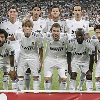 Camiseta Match Worn utilizada por el pipa Higuaín en la jornada 8 contra el Racing de Santander temporada 2010/2011 4