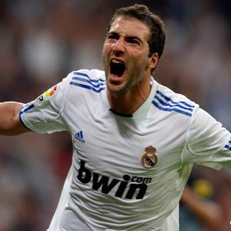 Camiseta Match Worn utilizada por el pipa Higuaín en la jornada 8 contra el Racing de Santander temporada 2010/2011 5