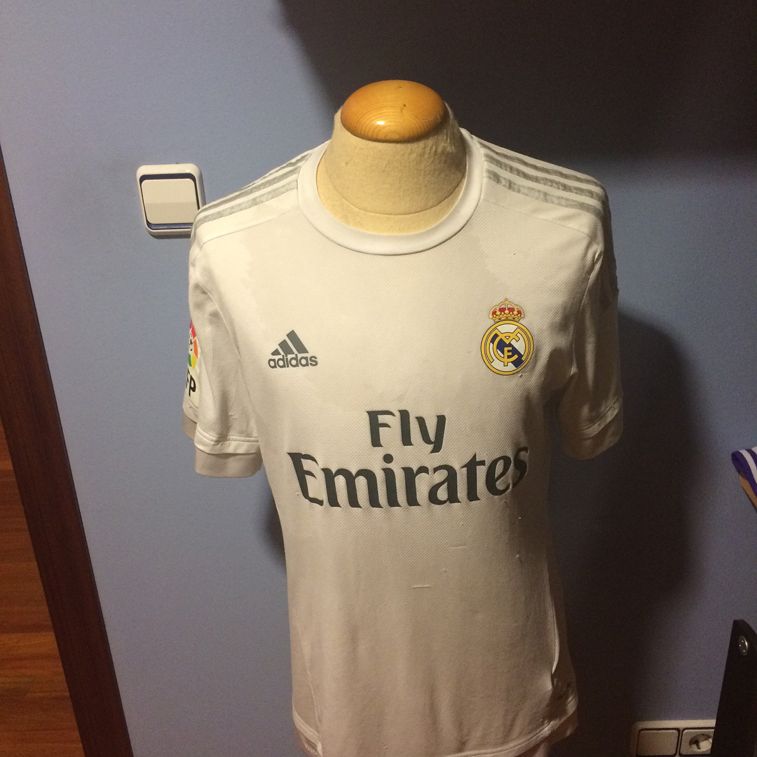 Camiseta Match Worn utilizada por Marcos Llorente en el ciudat de Valencia y firmada por el genial mediocentro