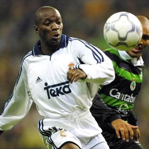 Camiseta Match Worn utilizada por Roberto Carlos jornada 23 Real Madrid Racing de Santander temporada 2000/2001 breve... 5