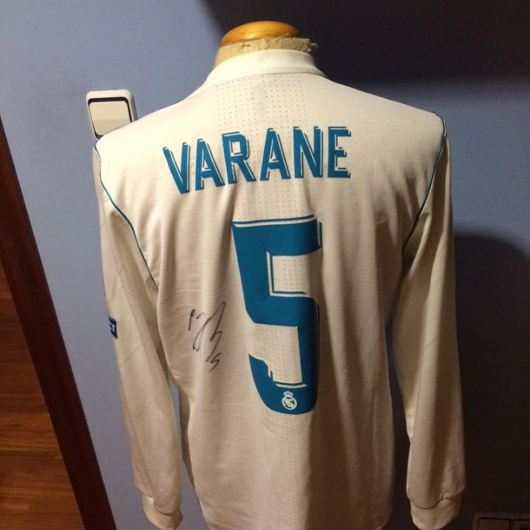 Camiseta Match Worn utilizada  por Varane partido Real Madrid 1 Tottenham 1 2