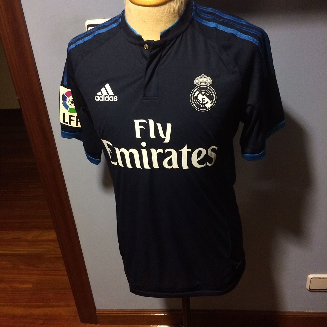 Camiseta Match Worn utilizada por Luka Modric en el partido de mestalla Valencia 2 Real Madrid 2 temporada 2015/2016