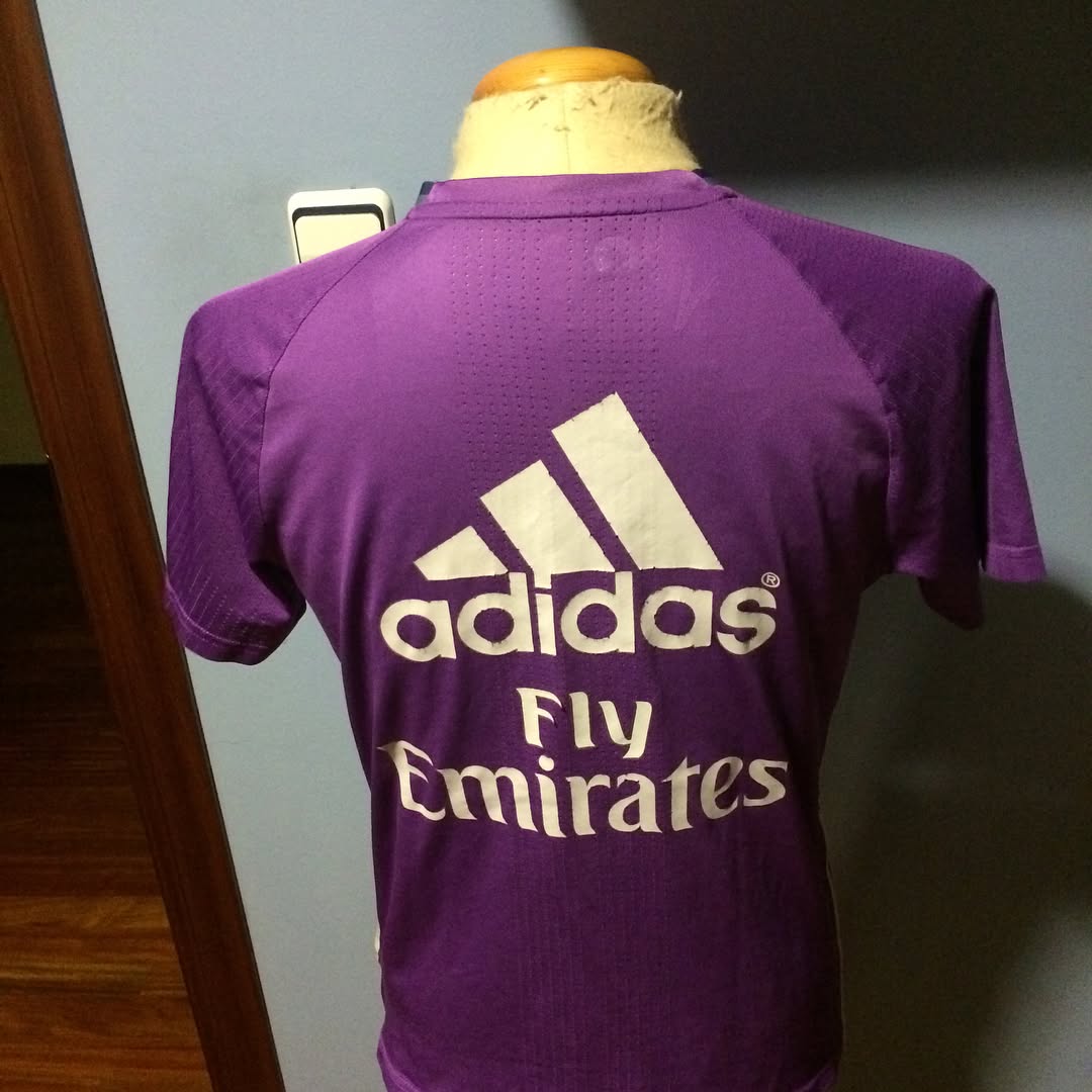 Camiseta Match Worn de entrenamiento utilizada por Luka Modric en Valdebebas en la temporada 2016/2017 año del doblete 2