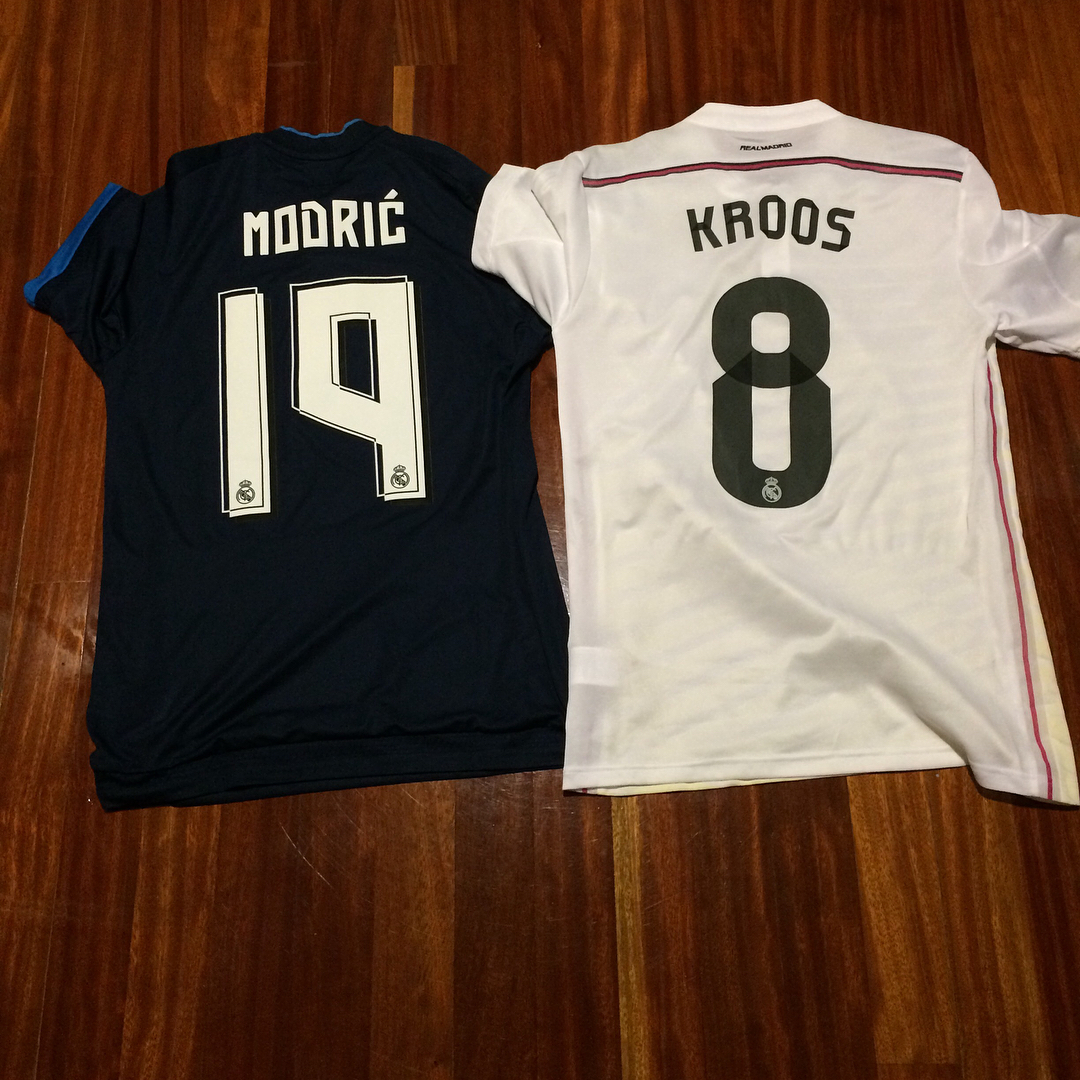 Camisetas Match Worn usadas por los mejores centrocampistas de la historia del real Madrid 2