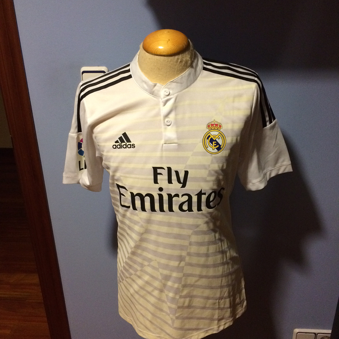 Camiseta Match Worn usada por el astro alemán en el Madrigal jornada 6 de la temporada 2014/2015