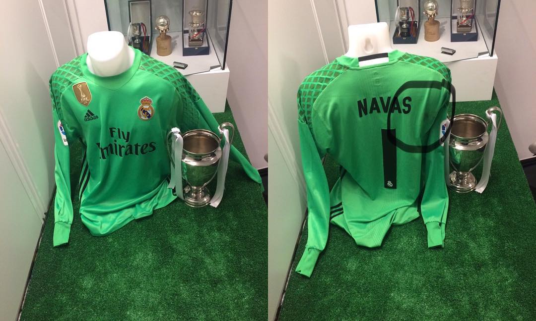 Camiseta Match Worn sudada por el portero de las últimas tres champions, D