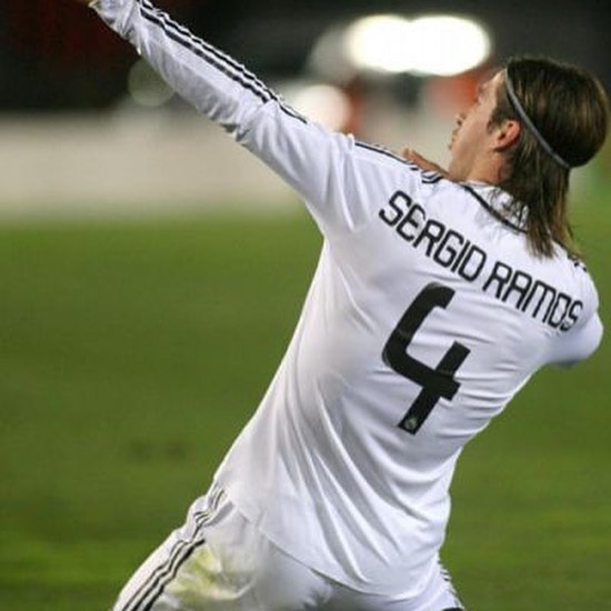 Camiseta match worn firmada y usada por ramos en el partido real madrid 6 Betis 1 de la temporada 2008/2009