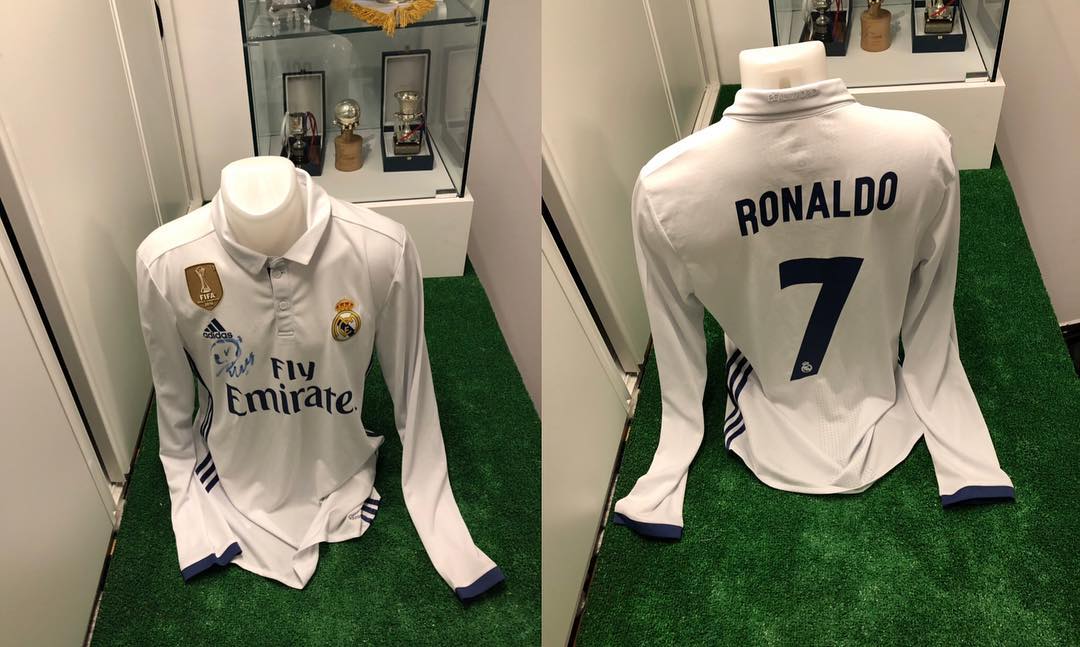 Camiseta Match worn partido real madrid 3 Real Sociedad 0 firmada por el astro portugués