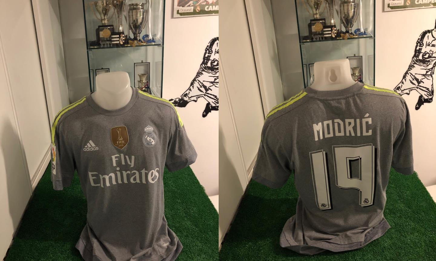 Camiseta usada (Match worn) por @lukamodric10 en el partido Español 0 Real Madrid 6 en la temporada 2015/2016, regala...