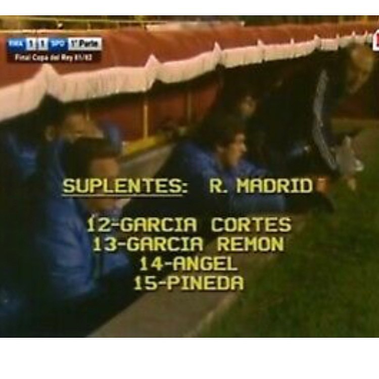 Camiseta Match usada por ángel en la final de copa contra el Sporting de Gijón en la final de 1982 4