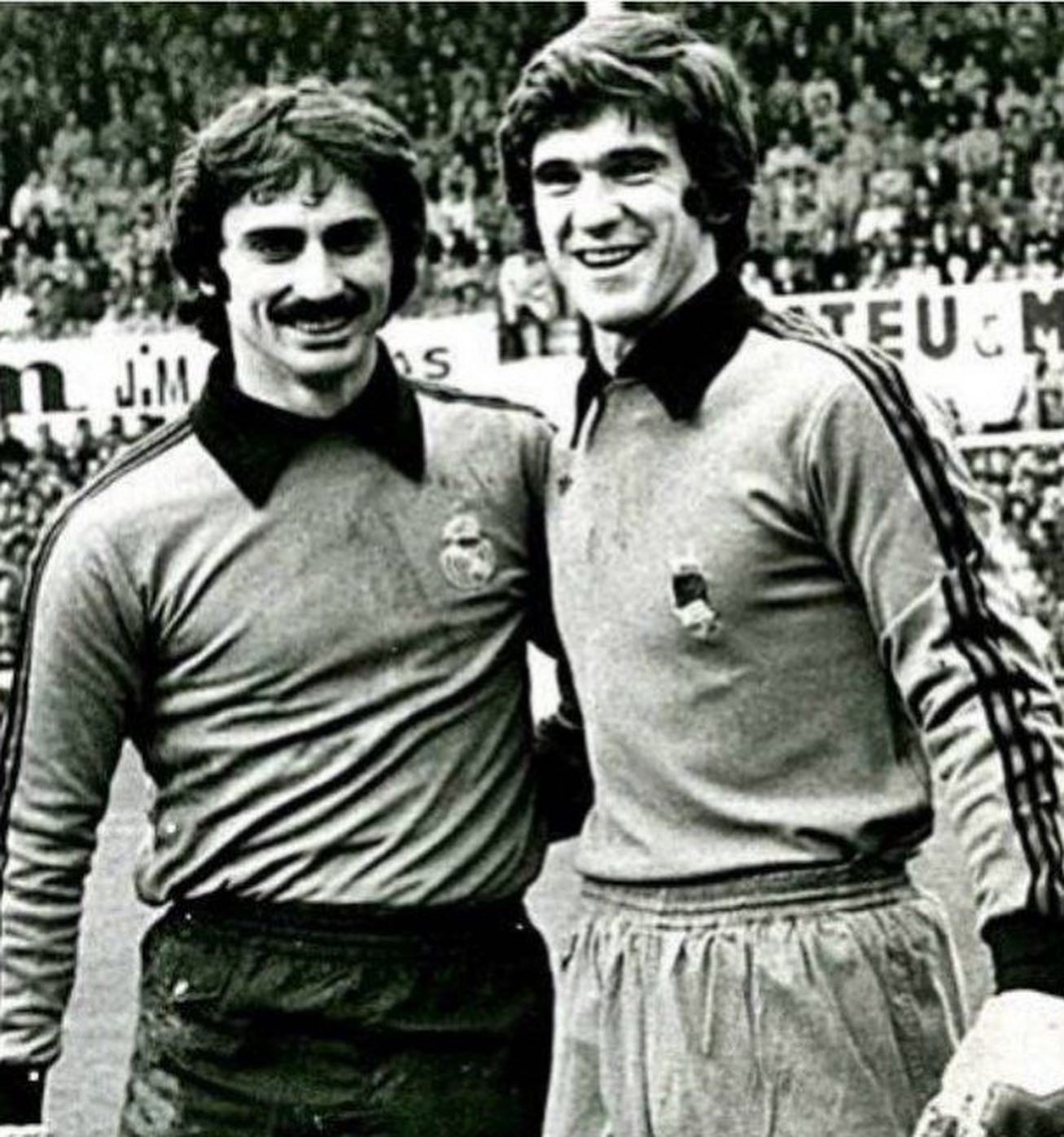Camiseta y sudadera regalada por el gran Miguel Ángel uno de los dos Orensanos que vistieron la camiseta Del Real Madrid 4