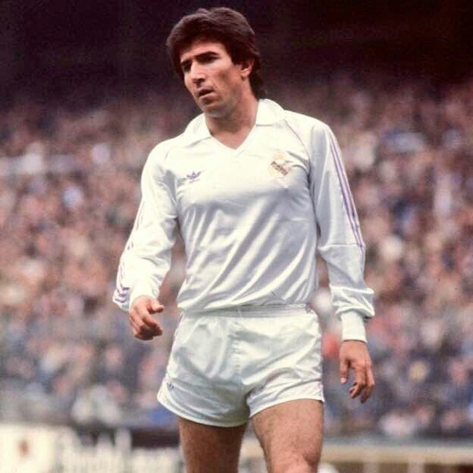 Hoy vamos rendir un homenaje a uno de los mejores 7 de la historia Del Real Madrid, el gran Juanito 3