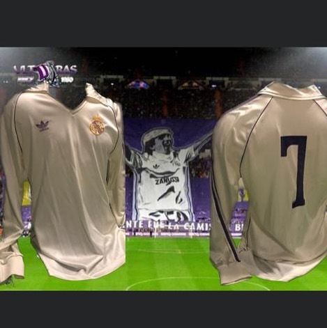 Camiseta Match worn usada por Juanito en la temporada 1981/1982 con la que anotó un golazo en el Camp Nou