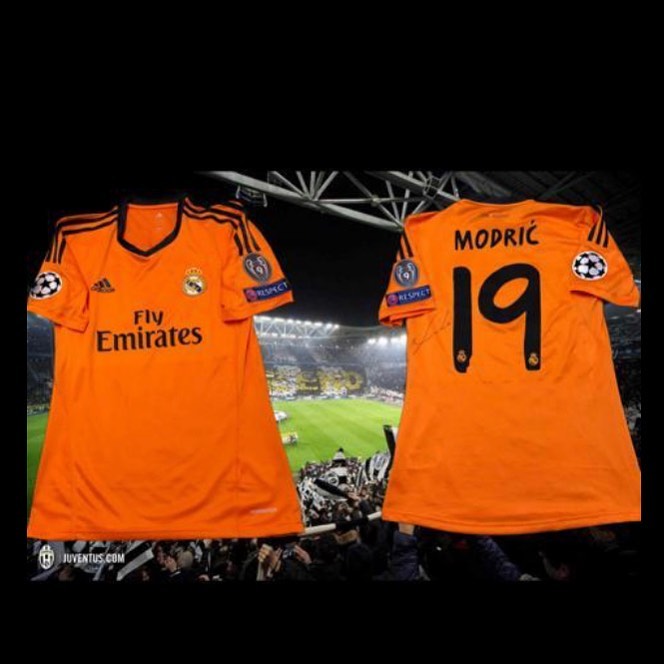 Camiseta Match worn utilizada por @lukamodric10 en el partido de Turín de la champions 2013/2014, otra pieza del #mus...