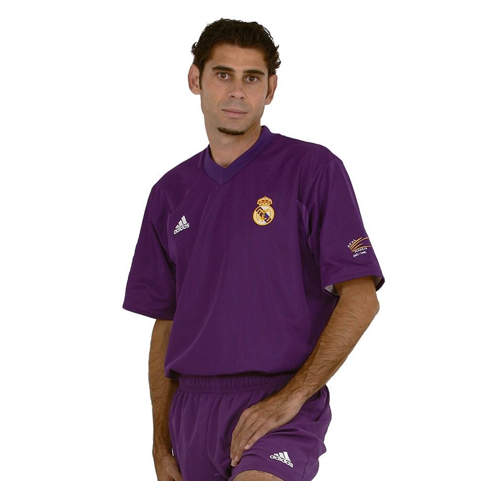 Hoy viajamos a la temporada del centenario, para recordar la tercera camiseta del club que ese año solo se utilizó po...
